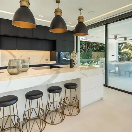 Luxury 14 Per Villa