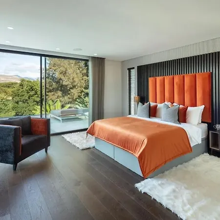 Villa Luxury 14 Per